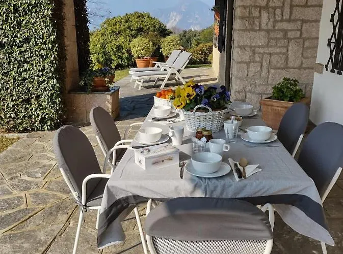 Ines アパート ヴェルバーニア